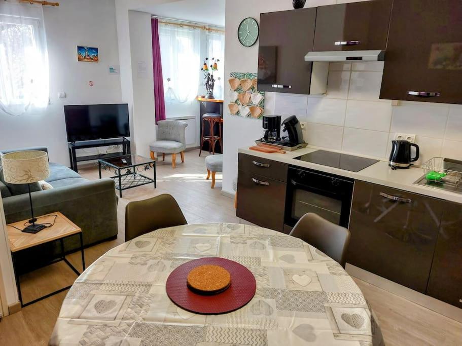 Gite 65 M2 200 M Gare T-G-V 400 M Centre-Ville Grand Parking 250 Places Gratuit Face Au Logement Arras Luaran gambar