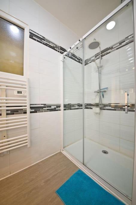 Gite 65 M2 200 M Gare T-G-V 400 M Centre-Ville Grand Parking 250 Places Gratuit Face Au Logement Arras Luaran gambar